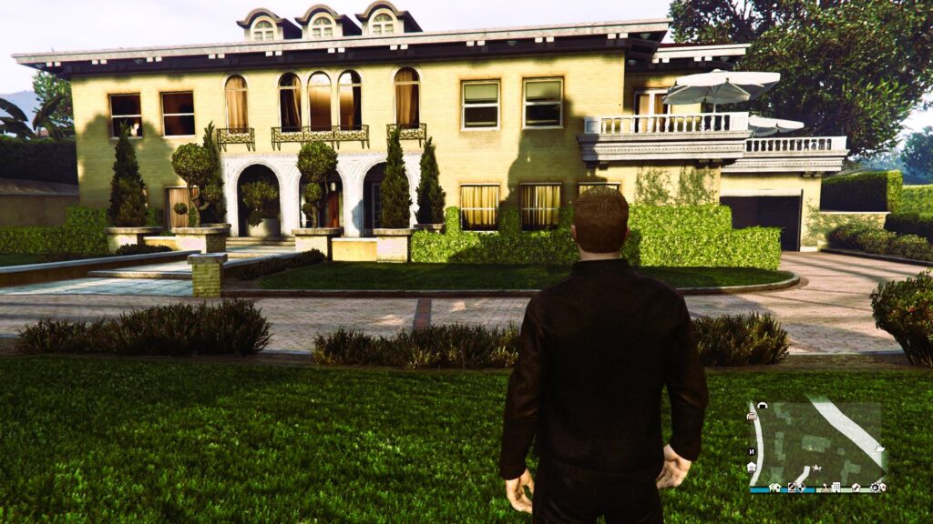 Touring Vinewood's Mansions